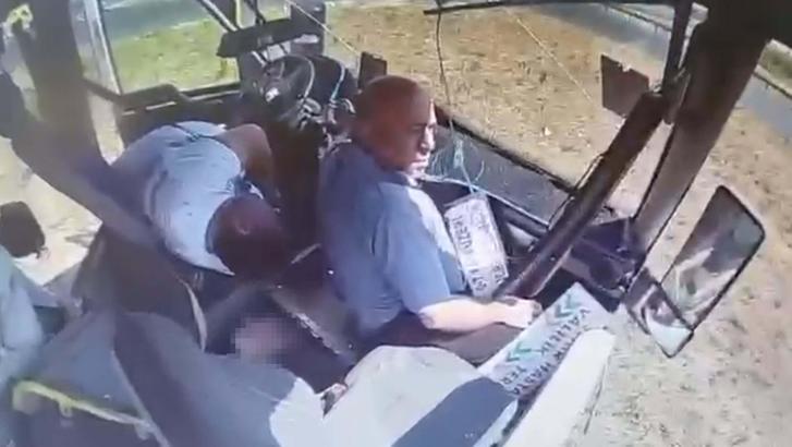 Manisa'da iki minibüs çarpıştı; 1 ölü, 11 yaralı (3)