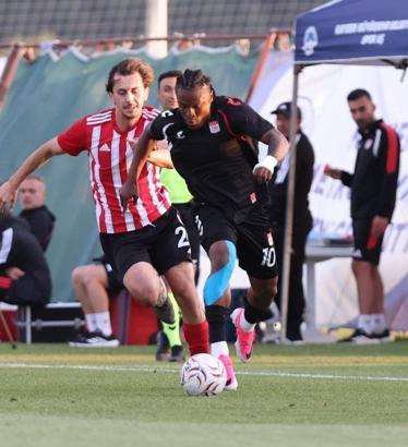 Sivaspor hazırlık maçında Pendikspor ile golsüz berabere kaldı