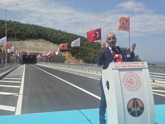 Bakan Uraloğlu: Yalova-Armutlu Yolu seyahat süresini 1 saatten 30 dakikaya düşürdük