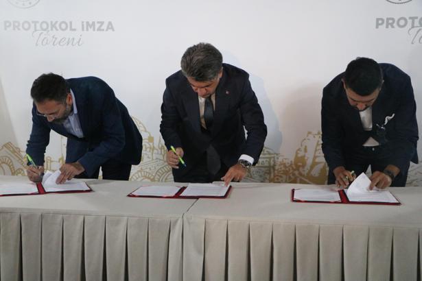 Otel yangınında 8 yakınını kaydeden avukatın yaptıracağı kütüphanenin protokolü imzalandı
