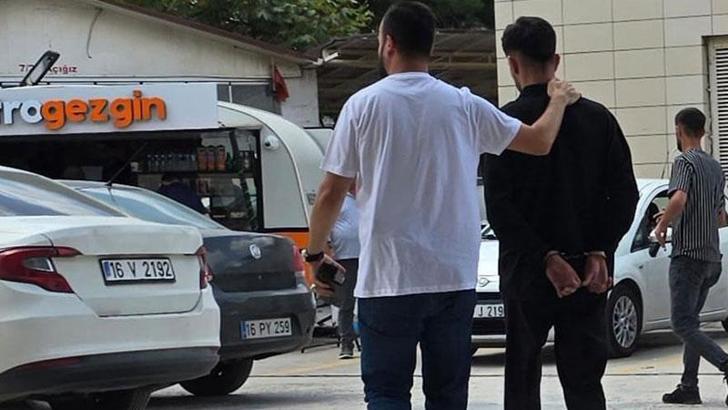Polisin 50 kilometre takip ettiği otomobilden 20 bin sentetik ecza ele geçirildi: 1 gözaltı