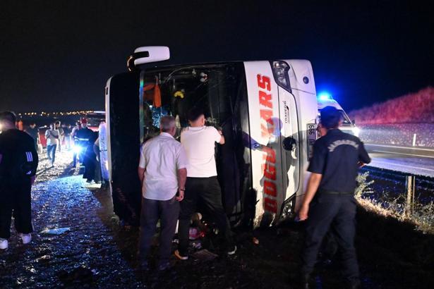 Kırıkkale’de yolcu otobüsü devrildi: 40 yaralı