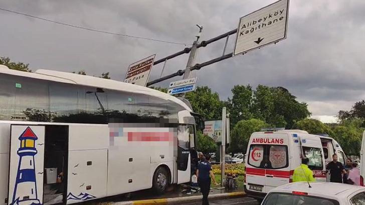 Eyüpsultan'da yolcu otobüsü otomobile çarptı; 2'si ağır 30 yaralı