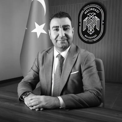 Belediye özel kalem müdürü bisikletten düşüp öldü
