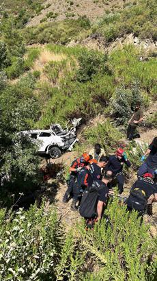 Antalya'da kamyonet, uçuruma yuvarlandı; aynı aileden 5 kişi öldü, 2 yaralı/Ek fotoğraflar