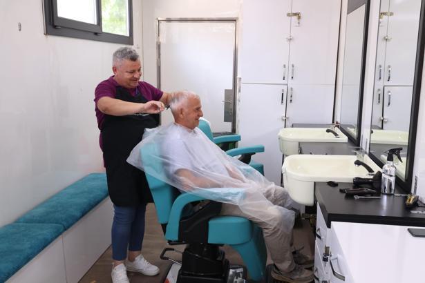 Büyükşehir’in Mobil Kuaför TIR'ı yaylalarda hizmet veriyor