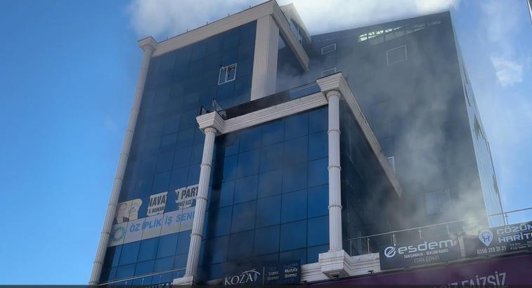 Tokat’ta iş merkezinde yangın