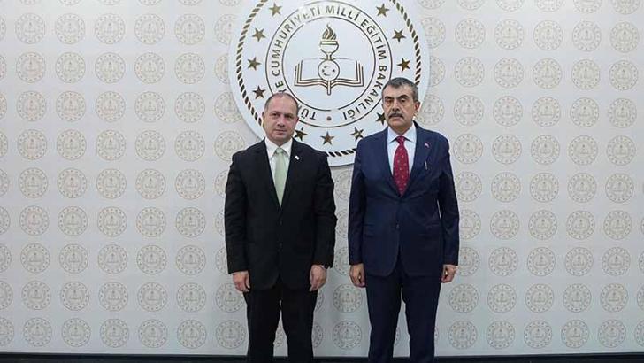 Bakan Tekin, Gürcistan Eğitim, Bilim ve Gençlik Bakanı Mikanadze ile bir araya geldi