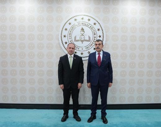 Bakan Tekin, Gürcistan Eğitim, Bilim ve Gençlik Bakanı Mikanadze ile bir araya geldi