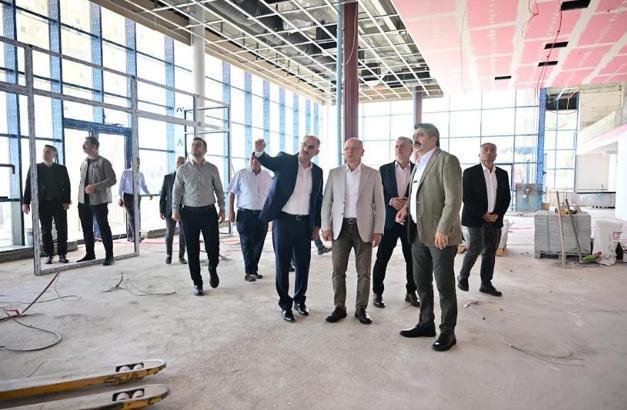 Piremir Gençlik Ve Spor Merkezi açılış için gün sayıyor