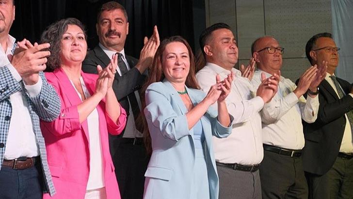 Manisa Büyükşehir Belediye Başkanı Dutlulu ile 14 ilçe belediye başkanı, Yeni Parti'ye katıldı