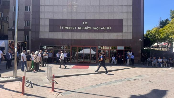 Etimesgut Belediyesi'ne operasyon: Başkan Beşikçioğlu dahil 55 şüpheli gözaltında (3)