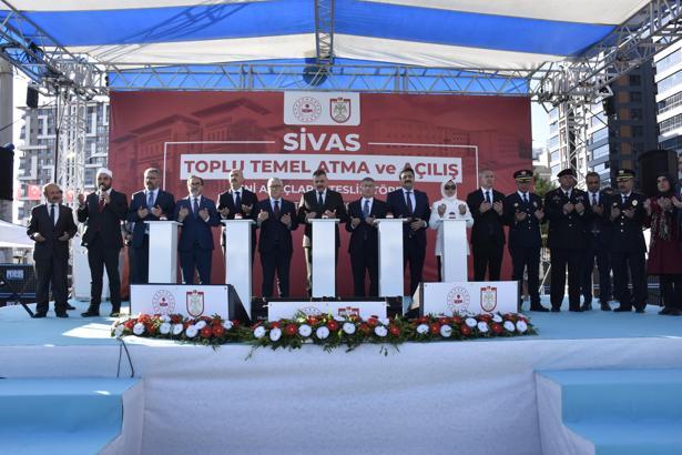 Bakan Çiftçi: Türkiye Yüzyılı, eserlerin yükseldiği kadar şahsiyetlerin de yetiştiği asır olacak(2)