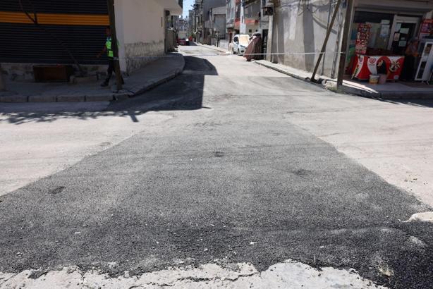 Akdeniz’de yol ve kaldırım çalışmaları sürüyor