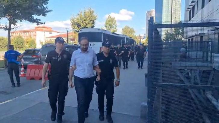 Üsküdar Belediye Başkanı Sinem Dedetaş tutuklandı