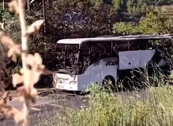 Mersin'de yolcu otobüsü yandı