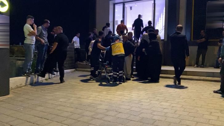 Düğünde iki grup arasında bıçaklı müzik kavgası: 3 yaralı