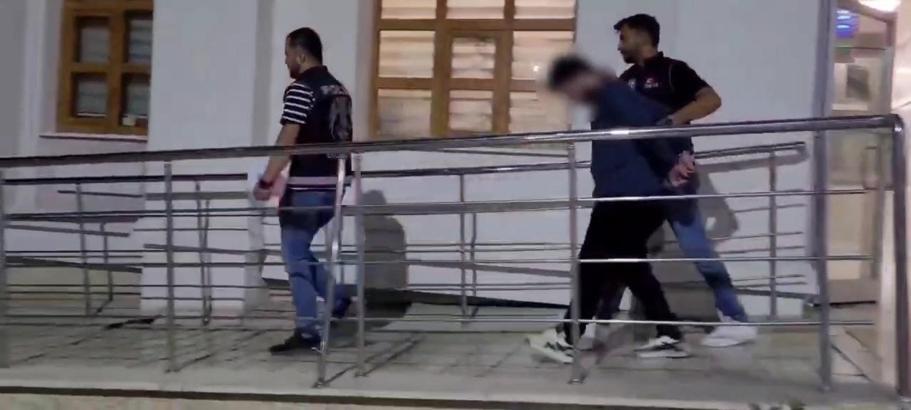 Cezaevinden tahliye oldu, çaldığı otomobille Antalya'da yakalandı