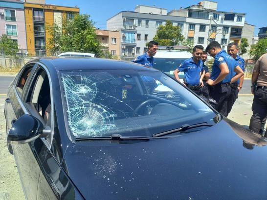 Manisa'da trafikte bıçaklı yol verme kavgası: 1 yaralı