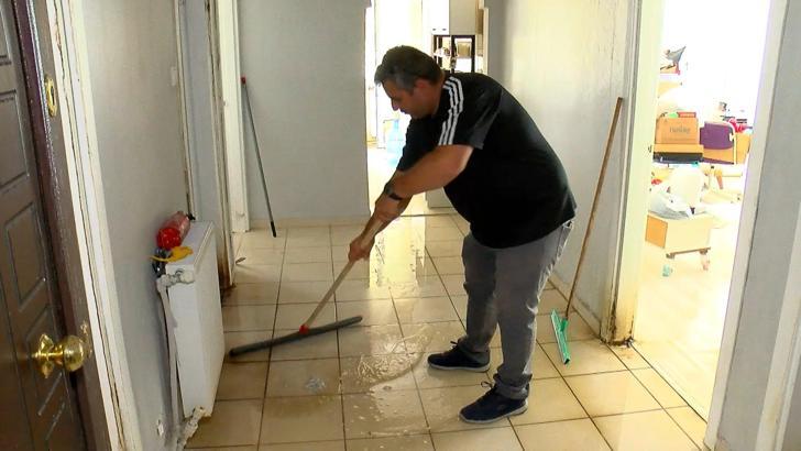 Büyükçekmece'de daireden akan su alt kattaki eve sızdı: 3 aydır çekpasla temizliyoruz