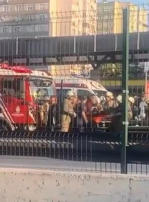 Bahçelievler'de metrobüsün çarptığı kadın ağır yaralandı