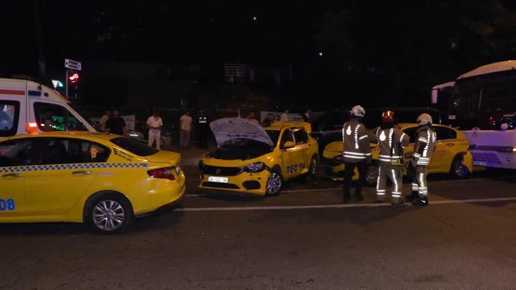 Beyoğlu'nda 8 aracın karıştığı zincirleme kaza: 2 yaralı