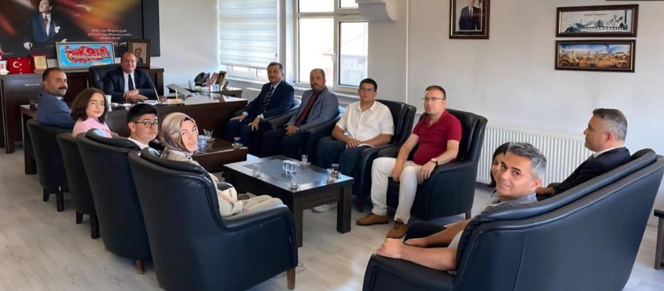 Kaymakam Arıkan başarılı öğrencileri ödüllendirdi