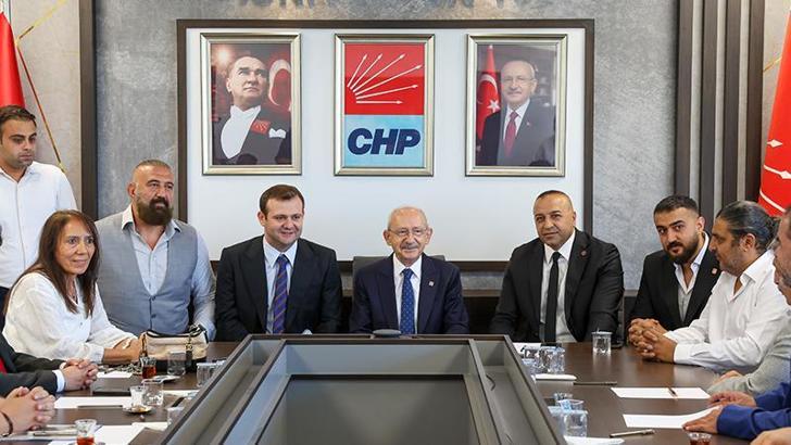 Kılıçdaroğlu, CHP Spor Kurulu Yönetim Kurulu üyeleriyle bir araya geldi