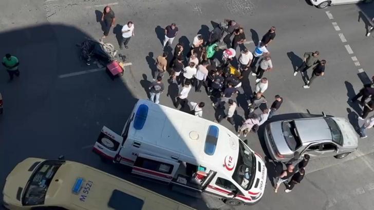 Avcılar’da otomobil ile çarpışan motosikletin sürücüsü ağır yaralandı