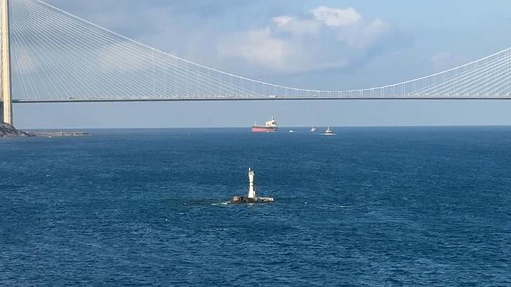 İstanbul Boğazı'nda arızalanan gemi çekildi; trafik yeniden açıldı