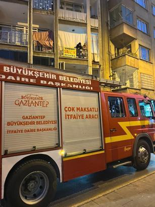 Evde çıkan yangında yatalak kadın öldü