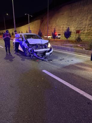 Batman’da iki otomobil tünel girişinde çarpıştı: 12 yaralı