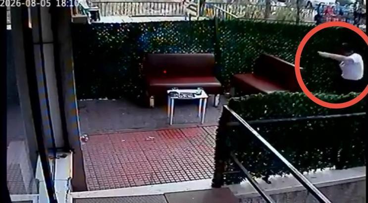 Nefes borusuna cisim kaçan kadın, Heimlich manevrasıyla kurtarıldı; o anlar kamerada