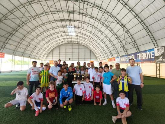 Kur'an kursu öğrencileri futbol turnuvasında buluştu