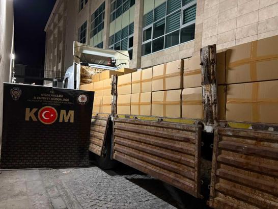 TIR'da 10 milyon TL değerinde kaçak makaron ele geçirildi