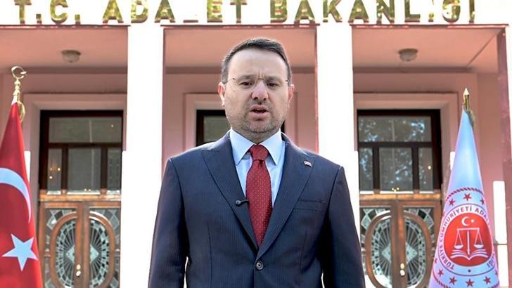 Bakan Gürlek: Şehitlerimizin aziz hatıralarını incitecek hiçbir tasarrufa izin verilmeyecek