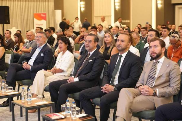 Aydem Perakende, Denizli'deki iş insanlarını 'enerji' gündemiyle bir araya getirdi