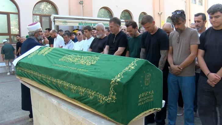 Eski milli futbolcu Serdar Aziz'in babası toprağa verildi