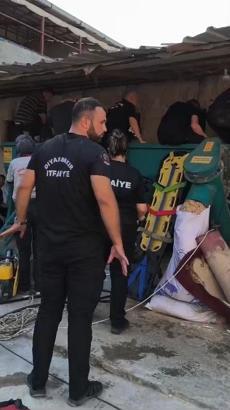 Hayvan yemi makinesine kapılan işçi ağır yaralandı