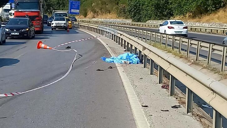 Bariyerlere çarpan motosikletin sürücüsü öldü