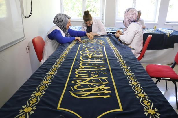 3'üncü Selim'in türbesinin örtüsü, Diyarbakır'da ilmek ilmek işleniyor