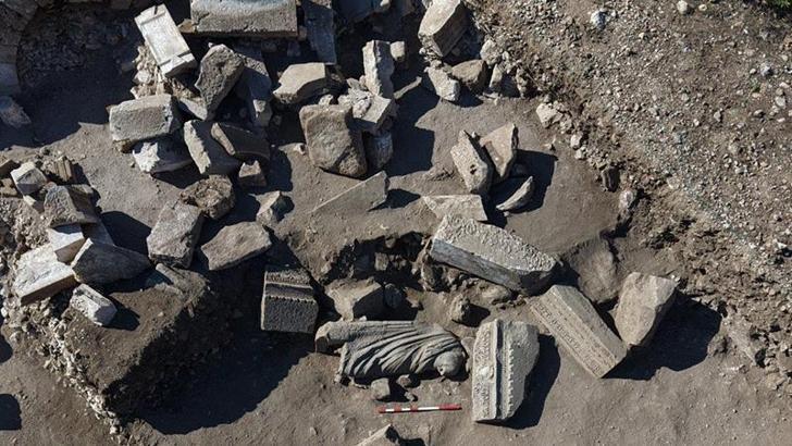 AK Parti'li Çelik'ten Aspendos'ta bulunan 'Asklepios' heykeline ilişkin paylaşım
