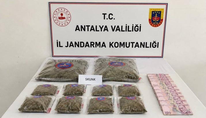 Döşemealtı'nda uyuşturucu operasyonu