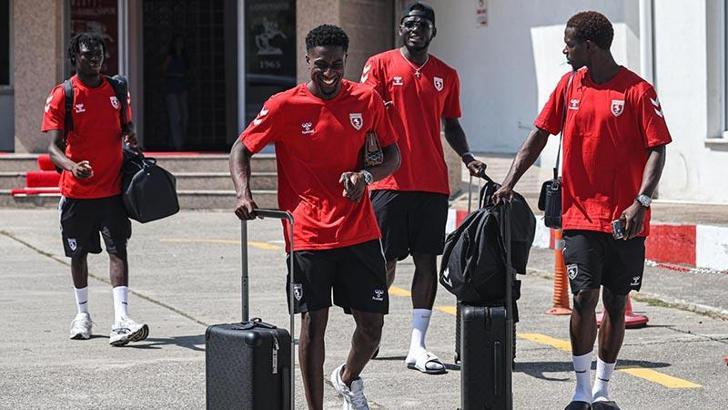 Samsunspor, Kasımpaşa ile oynayacağı iki hazırlık maçı için İstanbul'a gitti