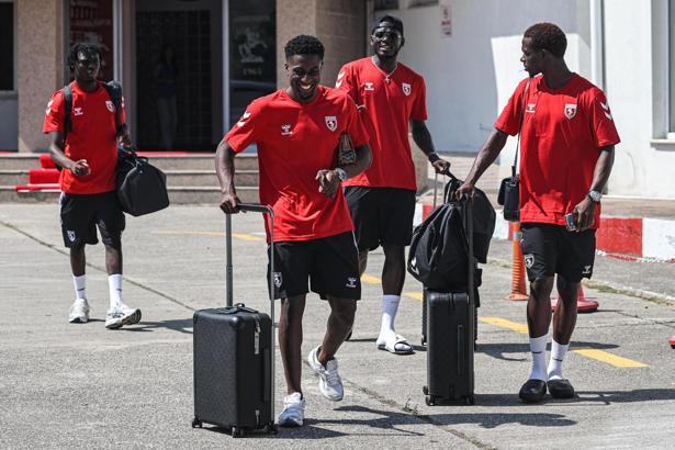 Samsunspor, Kasımpaşa ile oynayacağı iki hazırlık maçı için İstanbul'a gitti