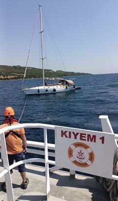 Çanakkale'de sürüklenen tekne kurtarıldı