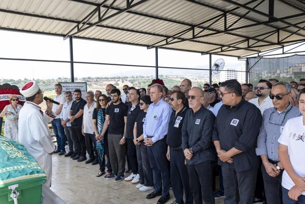 Gazeteci Canova toprağa verildi