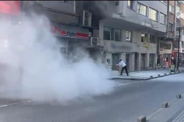 Banka şubesinin güç kaynağı alev aldı