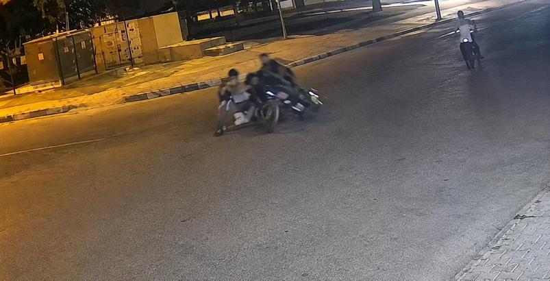 İki motosikletin çarptığı kaza kamerada; biri alev aldı, 3 yaralı