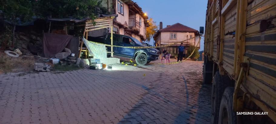 Tartıştığı husumetlilerine tabancayla ateş açtı: 2 ölü